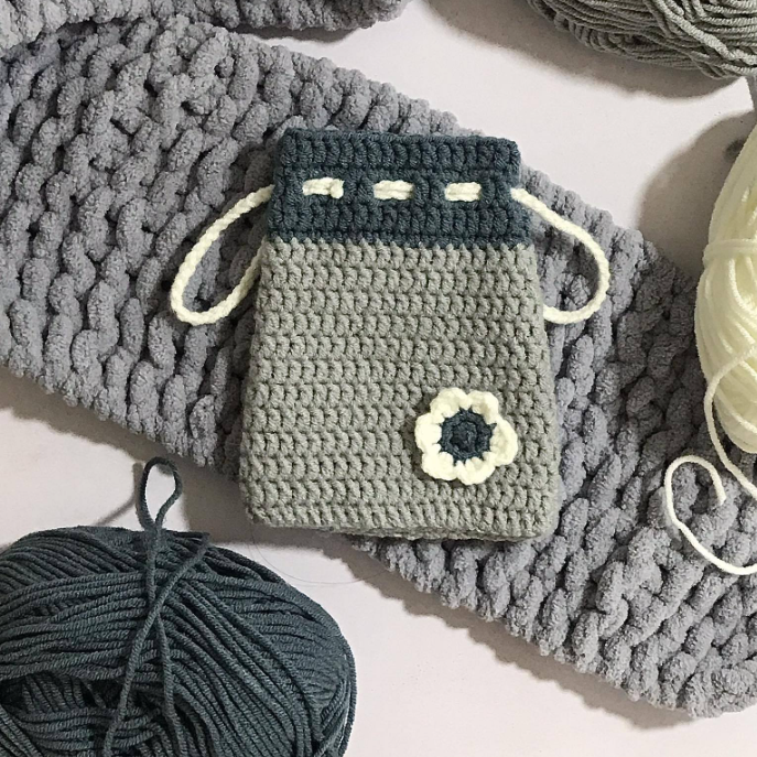 Handmade Cute and Beautiful Small Knitted Bag for Girls
