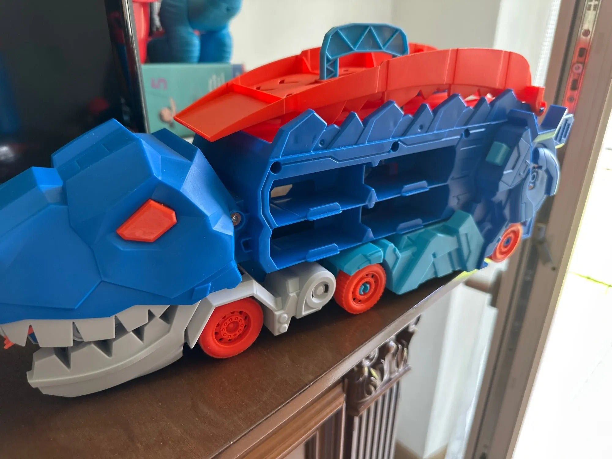 2-in-1 STEM Dinosaur Transport Truck with 2 Metal Cars, Safe for Ages 4+