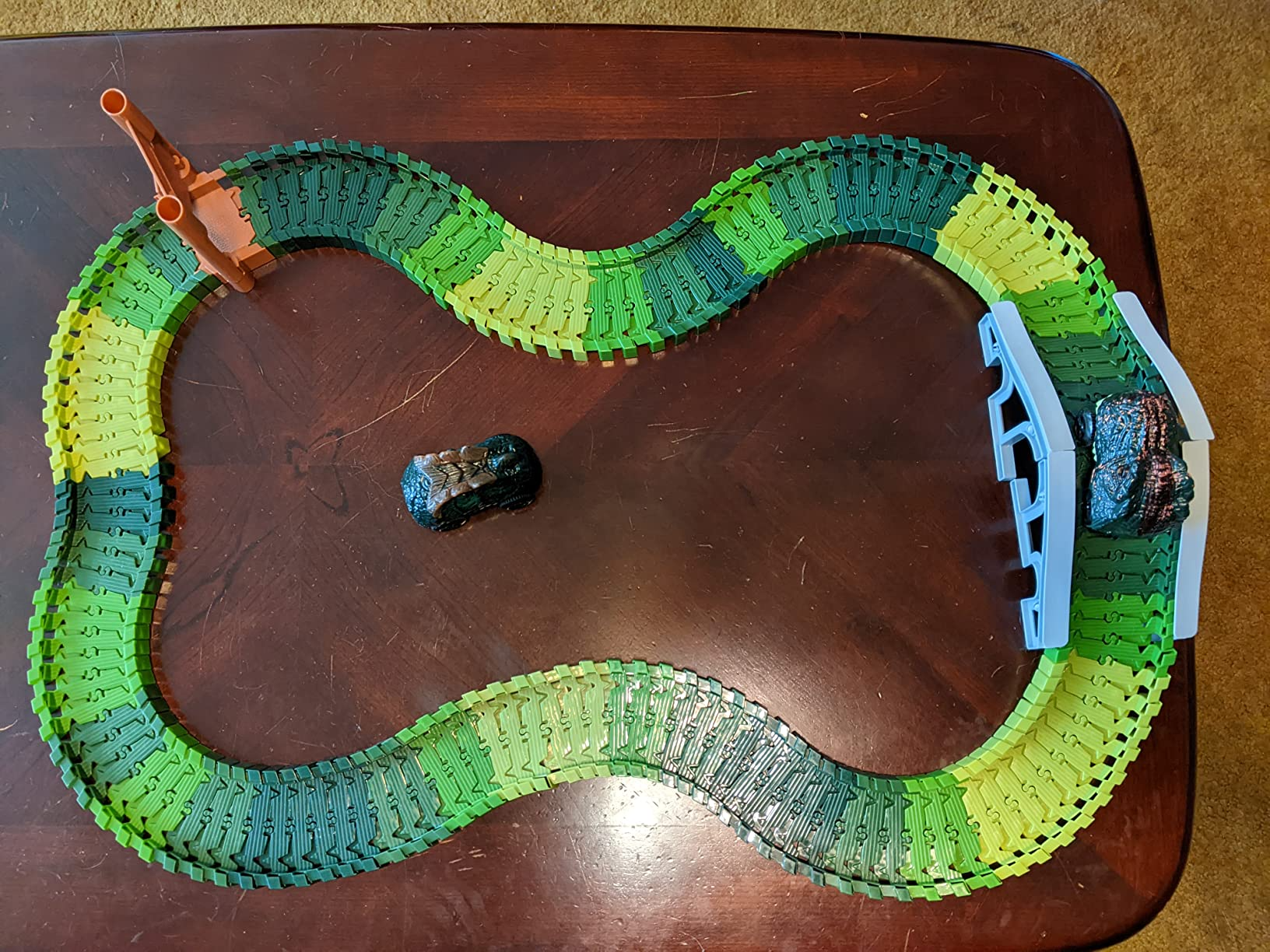 Dinosaur Train Track Playset Slot Car Race Track Sets Dino World Flexible Race Track Dinosaur Tunnel for Kids Birthdays Christmas Gift