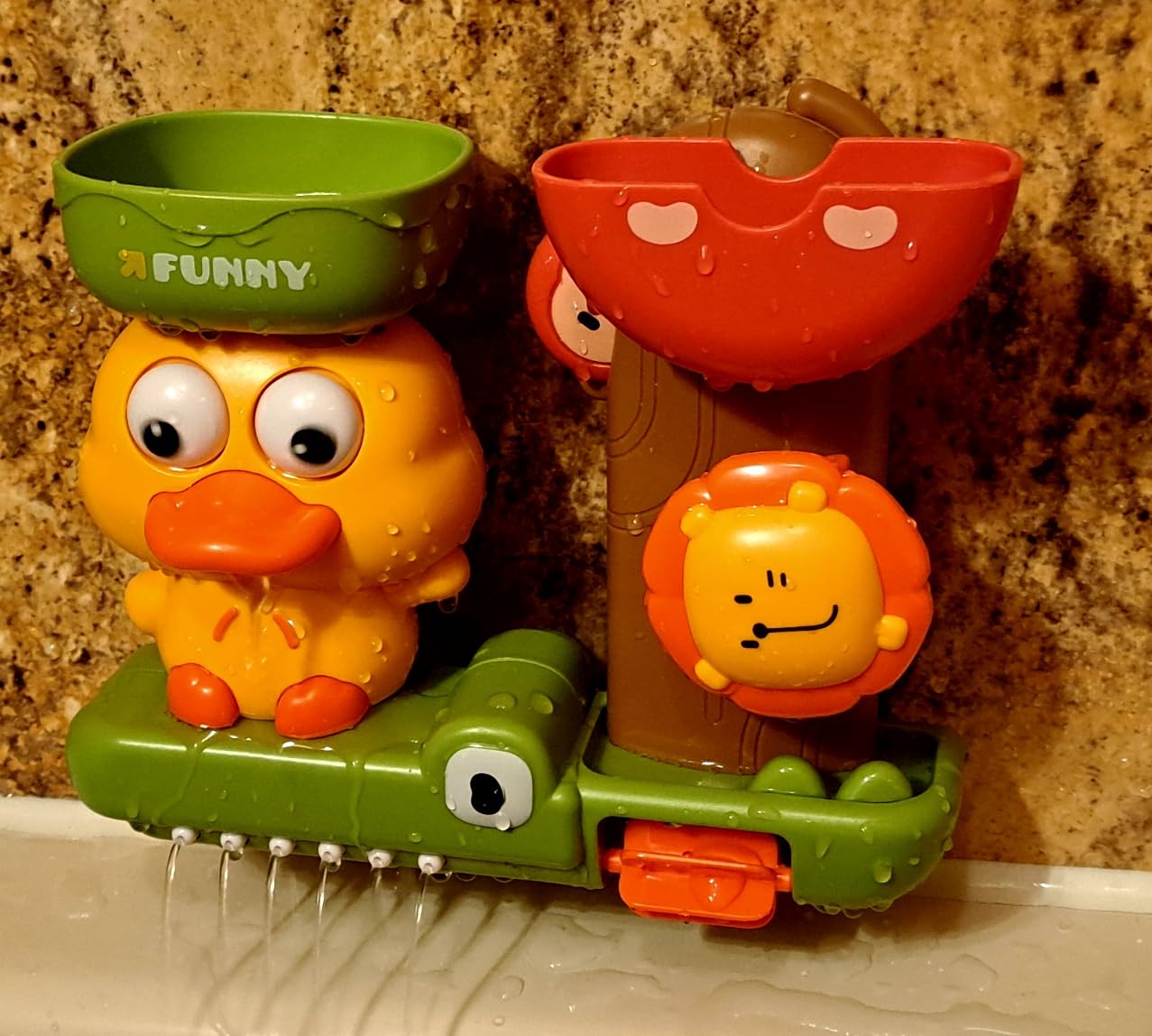 Duck Bath Toy with Spinning Lion Gears, Waterfall and Suction Cups, Safe for Ages 1+
