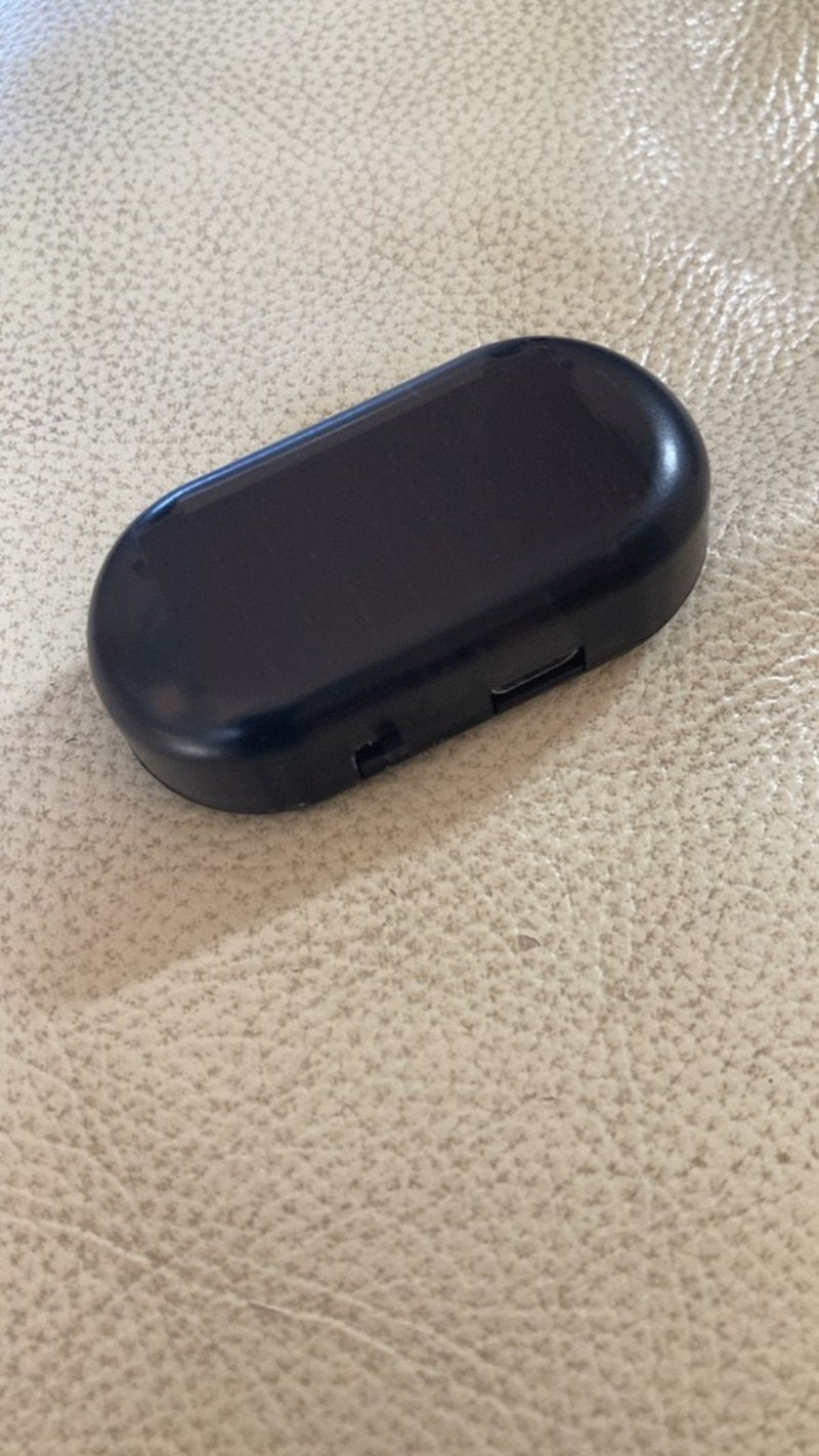 Electromagnetic Snow Removal Device Uses USB Rechargeable To Melt Ice And Snow On Car Windows