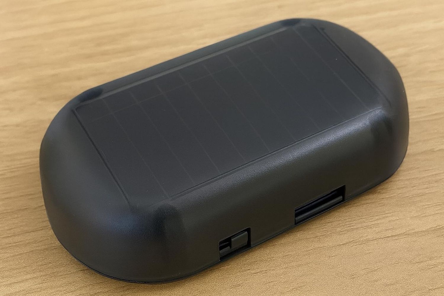 Electromagnetic Snow Removal Device Uses USB Rechargeable To Melt Ice And Snow On Car Windows