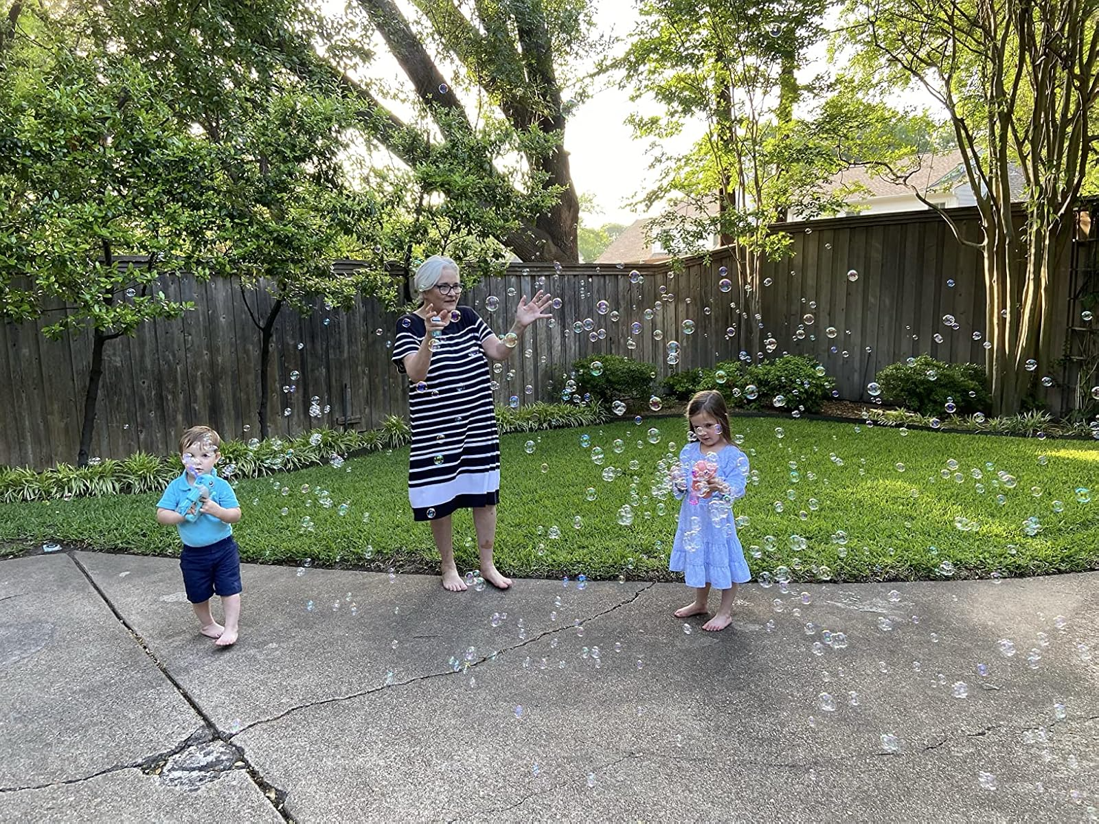 Fully Automatic Whale Bubble Gun Toy holds Music, Light - Bubble Outdoor Must-have - Safe for Ages 2+