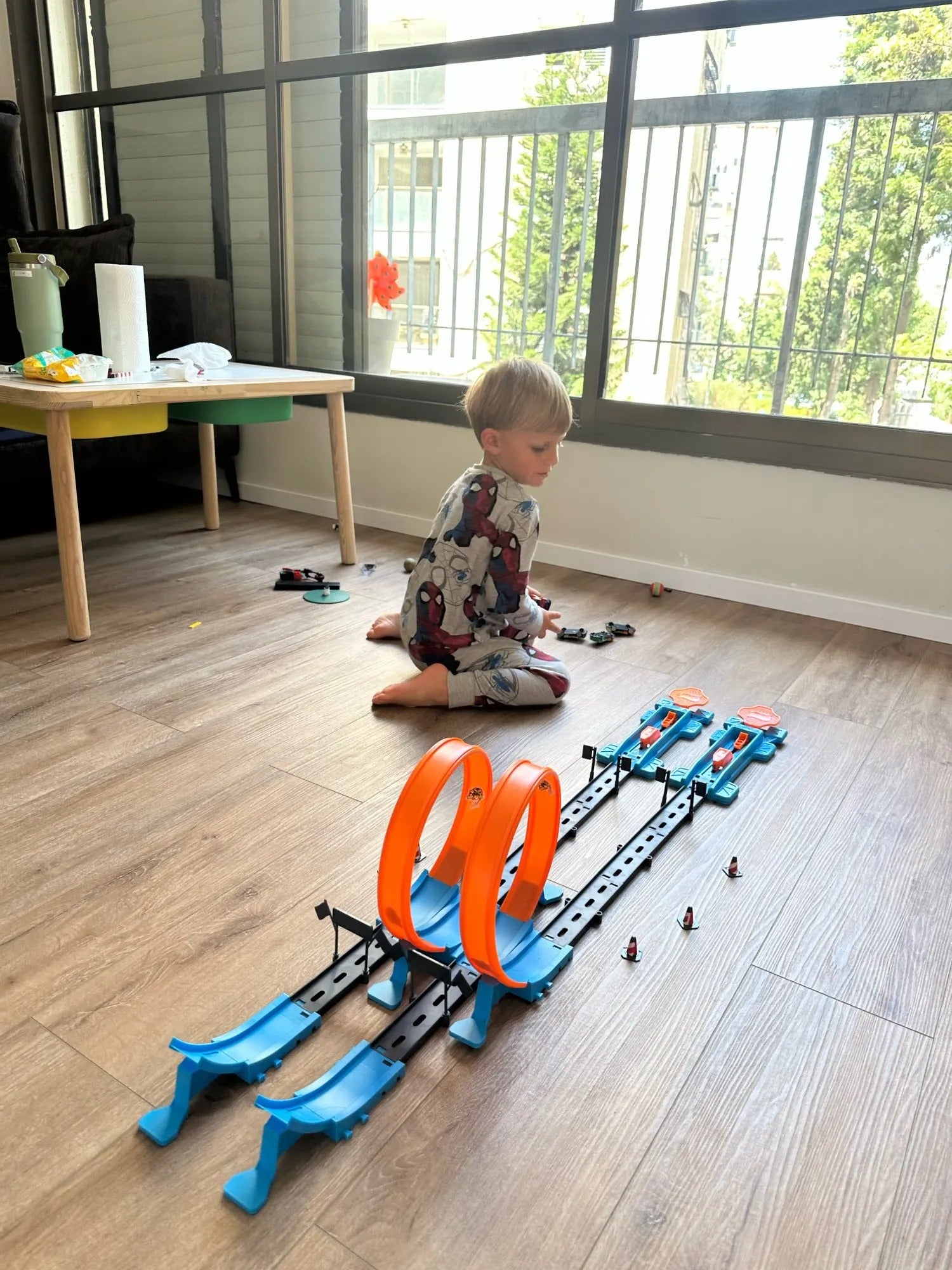Race Track Toy with 360° Loop, Easy to Assemble and Disassemble, Safe for Ages 4 +