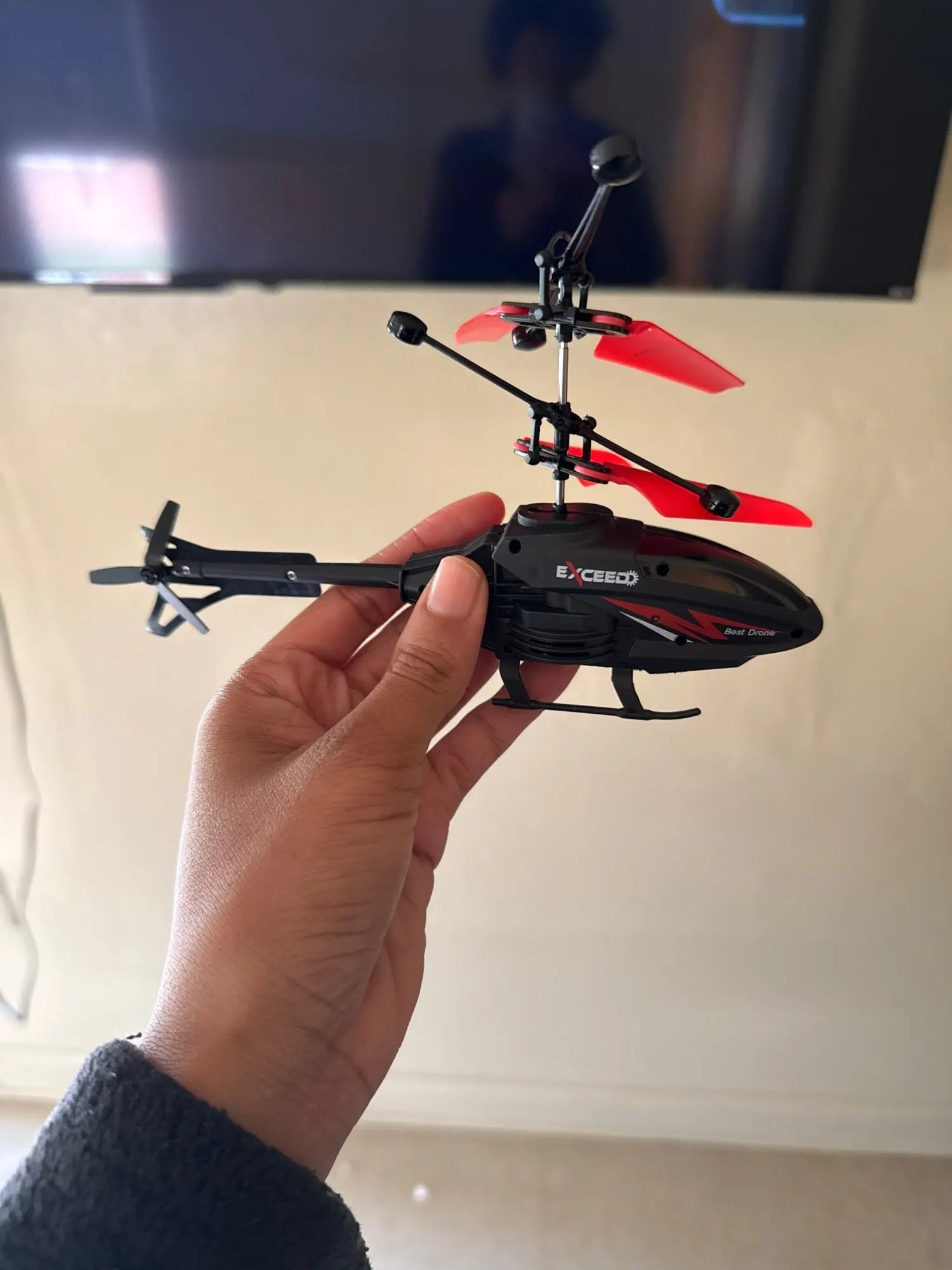 Remote Control Helicopter with Lightweight, Durable Design, Remote Control, LED Night Lights, Safe for Age 14+