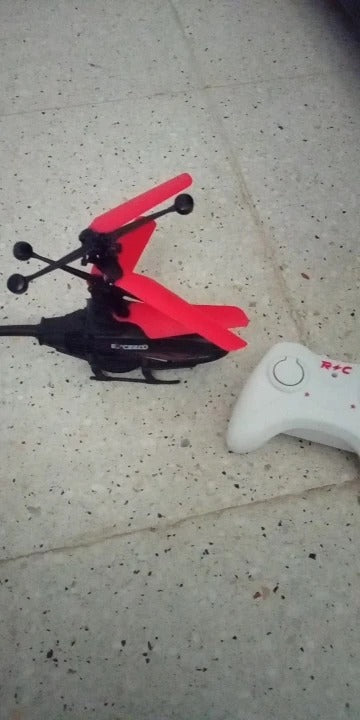 Remote Control Helicopter with Lightweight, Durable Design, Remote Control, LED Night Lights, Safe for Age 14+