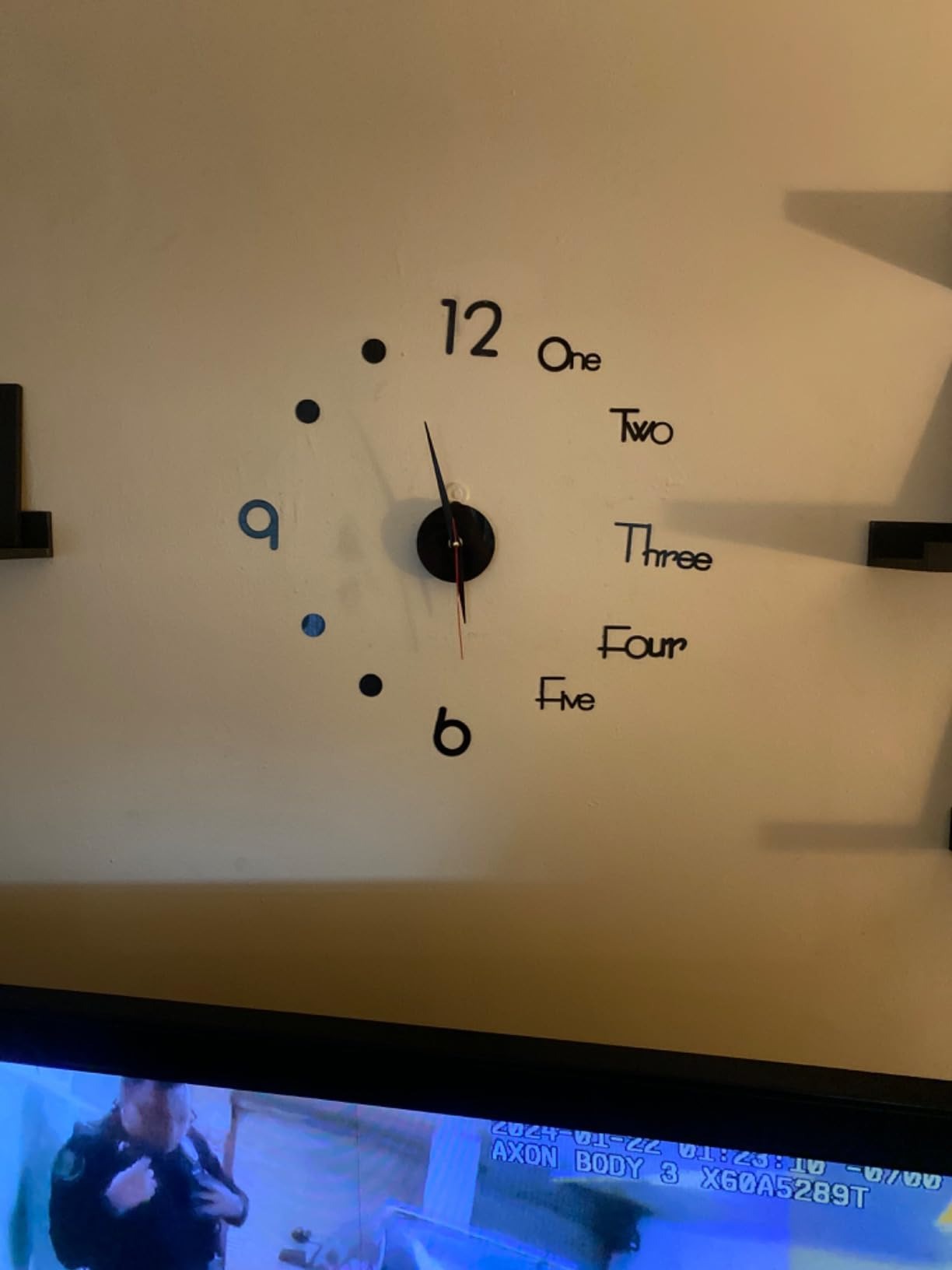 Wall Clock with Quartz Mechanism With Glow-in-the-Dark, Silent Sweep, Adjustable Layout, Easy to Install