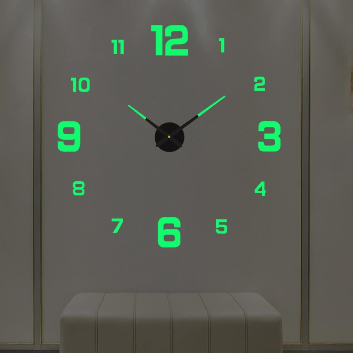 Wall Clock with Quartz Mechanism With Glow-in-the-Dark, Silent Sweep, Adjustable Layout, Easy to Install