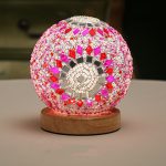 Dimmbare LED-Tischlampe mit USB-Anschluss