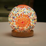 Dimmbare LED-Tischlampe mit USB-Anschluss
