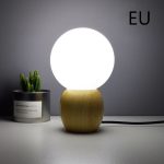 Tischlampe mit natürlichem Holzsockel, modern & stilvoll