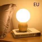 Tischlampe mit natürlichem Holzsockel, modern & stilvoll